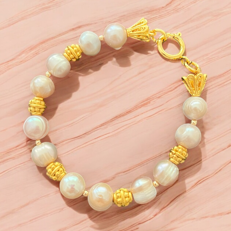 Noura Pearl Bracelet