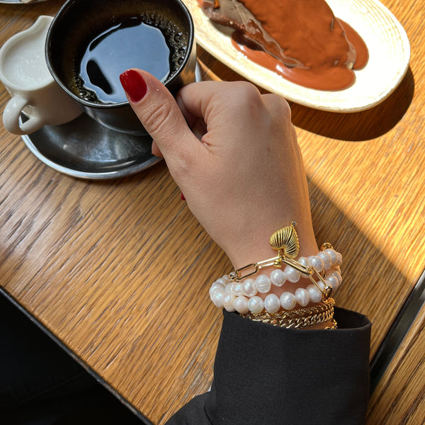 Golden Heart Pearl Bracelet